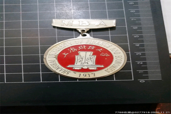 法拍牛散,116亿元抢筹银行股!